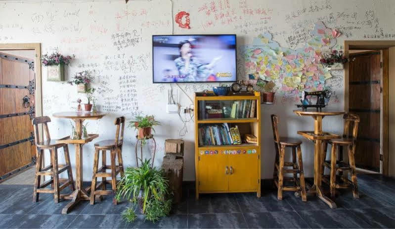 Zerg Backpackers Youth Hostel Сиань Экстерьер фото